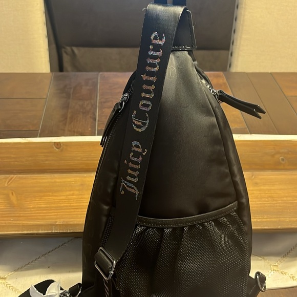 Brand new super cute and stylish Juicy couture sling/crossbody - Picture 7 of 11